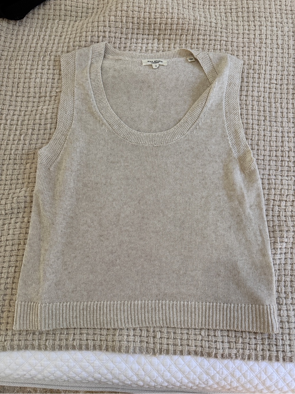 Max Studio Sleeveless V-Neck Knit Tank in Light Beige small